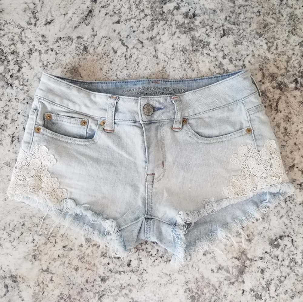 American Eagle light wash denim shorts